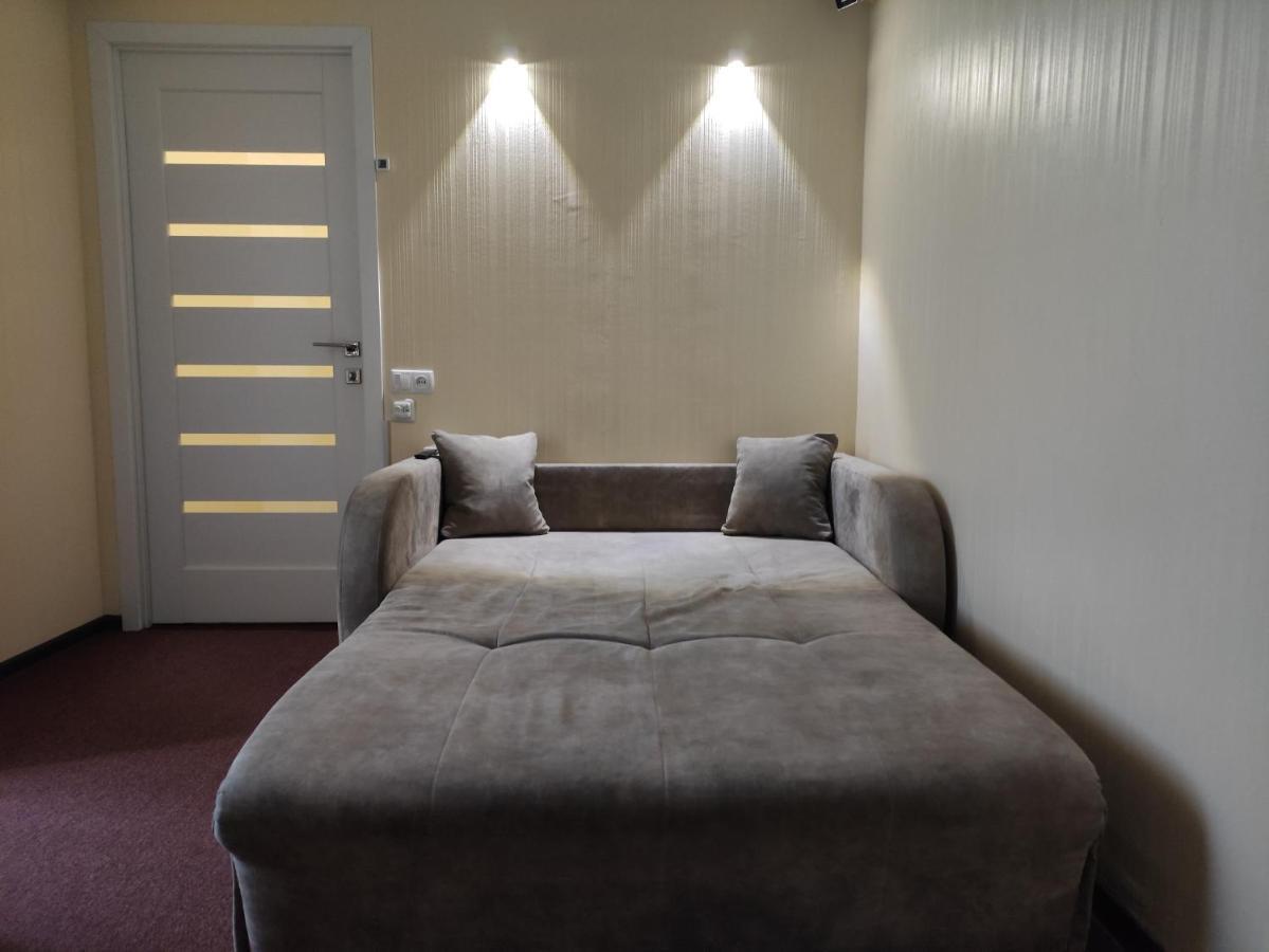 Small Room With Big Cinema Kharkiv Extérieur photo